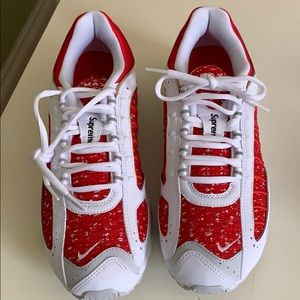 New/ never worn -supreme Nike Airmax Tailwind 4